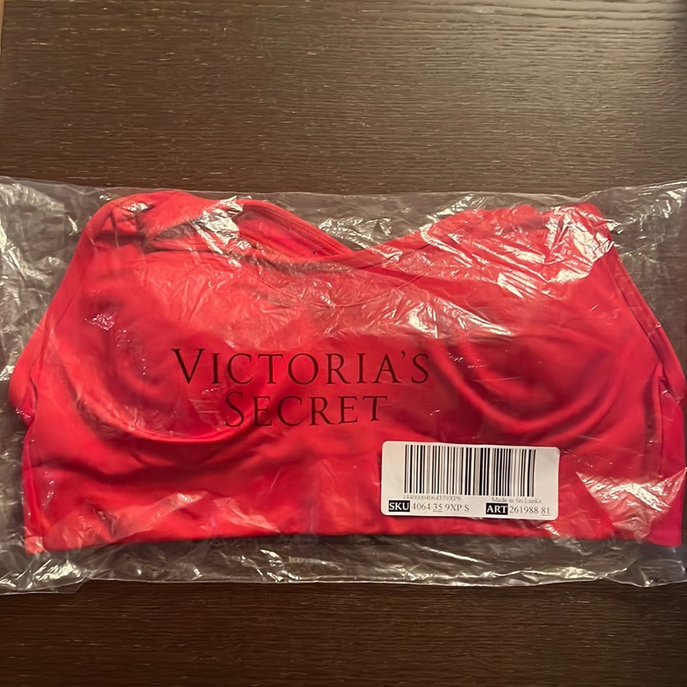 Victoria’s Secret Pink Sport  Ultimate Lightly Lined High Support sports bra